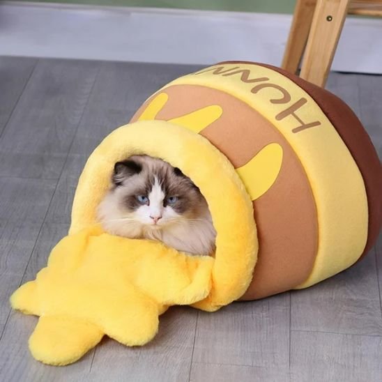 Lit pour chat couché en style lit