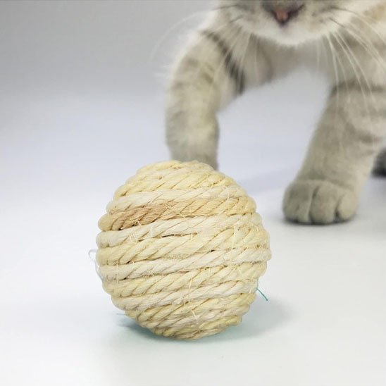 Balle pour chat en sisal ou jute | silencieuse| Chatjoue - Chatjoue