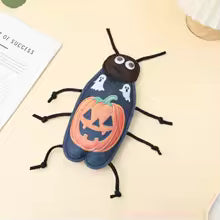 chat joue cafard décor halloween