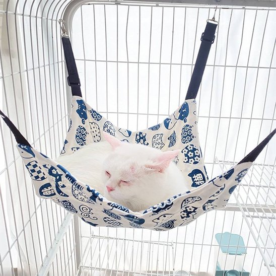 hamac pour chat possède 4 attaches 