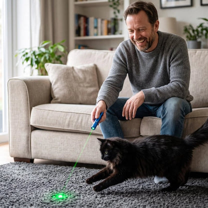 homme active Laser pour chat bleu chat joue