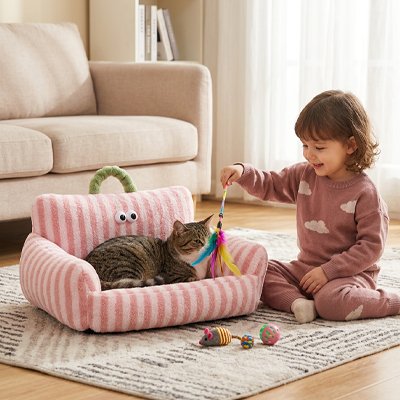 Panier Chat possède 2 petits yeux