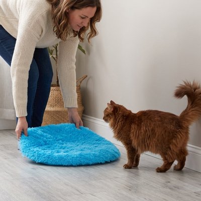 Tapis pour chat rond de couleur bleu turquoise 